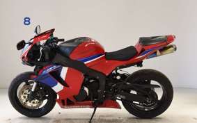 HONDA CBR600RR 2021 PC40