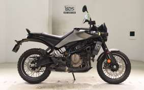 HUSQVARNA SVARTPILEN 401 2024