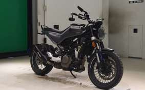 HUSQVARNA SVARTPILEN 125