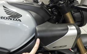 HONDA CB650R E-Clutch 2024 RH17