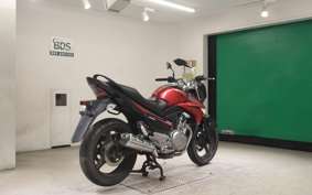 SUZUKI GSR250