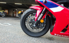 HONDA CBR650R E-Clutch 2024 RH17