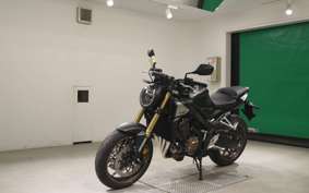 HONDA CB650R E-Clutch 2025 RH17