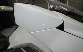 HONDA NM4 VULTUS -02 2015 RC82