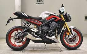 TRIUMPH STREET TRIPLE RX 2026