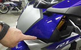 YAMAHA YZF-R1 2015