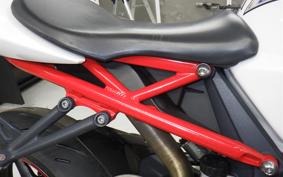 TRIUMPH DAYTONA 675 R 2012