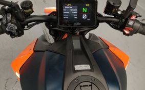KTM 1290 SUPER DUKE R 2022 V3940
