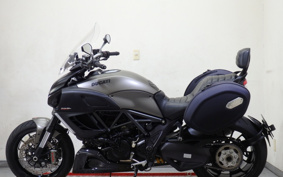 DUCATI DIAVEL STRADA 2013 ZDMG102JBDB