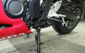 HONDA CBR650R E-Clutch 2025 RH17