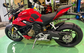 DUCATI STREET FIGHTER V4S 2021 1F00
