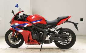 HONDA CB650R E-Clutch 2024 RH17