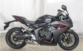 HONDA CBR650R E-Clutch 2025 RH17
