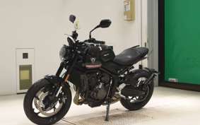 TRIUMPH TRIDENT 660 2025