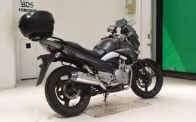 SUZUKI GSR250 2024