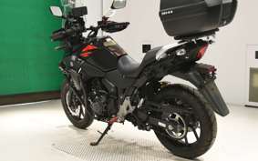 SUZUKI Vｽﾄﾛｰﾑ250A