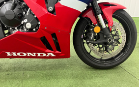 HONDA CBR1000RR-R FB SP 2024 SC82
