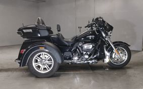 HARLEY  HARLEY FLHTCUTG1750 TRIKE  MAD
