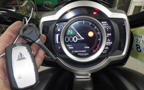 TRIUMPH TRIUMPH ROCKET III GTストーム 2025