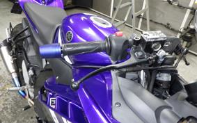 YAMAHA YZF-R15 2019