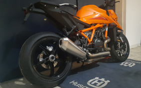 KTM 1390 SUPER DUKE R EVO V3940