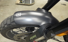 HUSQVARNA SVARTPILEN 125