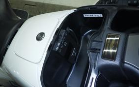 HONDA GL 1800 GOLD WING 2012 SC68