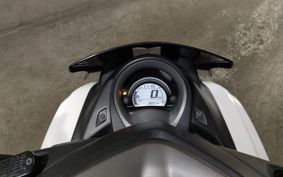 YAMAHA N-MAX 155 SG50J
