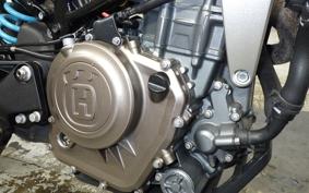 HUSQVARNA SVARTPILEN 401 2018