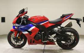 HONDA CBR1000RR R 2025 SC82