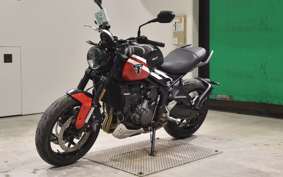 TRIUMPH TRIDENT 660 2025