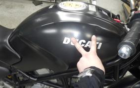 DUCATI MONSTER 400 IE 2004