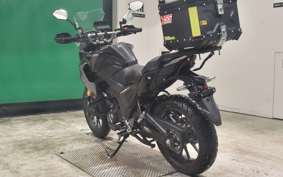 HONDA CB200X