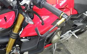 DUCATI STREETFIGHTER V4 S 2023