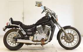 SUZUKI INTRUDER 750