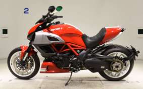 DUCATI DIAVEL 2013