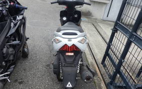 SUZUKI GSR125
