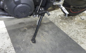 TRIUMPH TRIDENT 660 2024