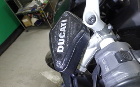 DUCATI DIAVEL 2013
