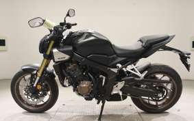 HONDA CB650R E-Clutch 2026 RH17