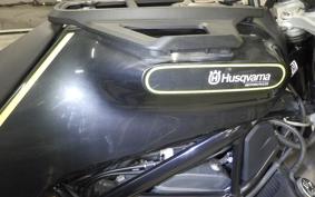 HUSQVARNA SVARTPILEN 401 2018