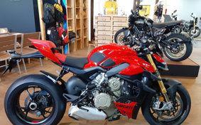 DUCATI STREET FIGHTER V4S 2024 4F00