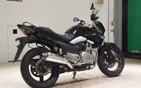 SUZUKI GSR250 2015