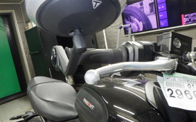 TRIUMPH TRIDENT 660 2023