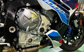 BMW M1000R 2024 0E81