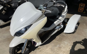 HONDA  FORZA  TRIKE  MF10