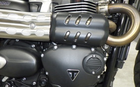 TRIUMPH STREET SCRAMBLER 2022