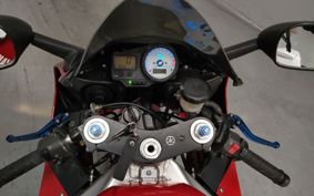 YAMAHA YZF-R1 1999 RN01