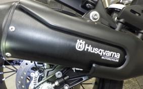 HUSQVARNA SVARTPILEN 401 2023