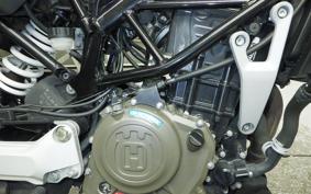 HUSQVARNA SVARTPILEN 250